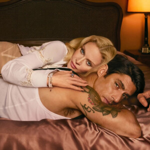 Новое за неделю: рекламная кампания Dolce & Gabanna, футляры Dior и масло от Phlur