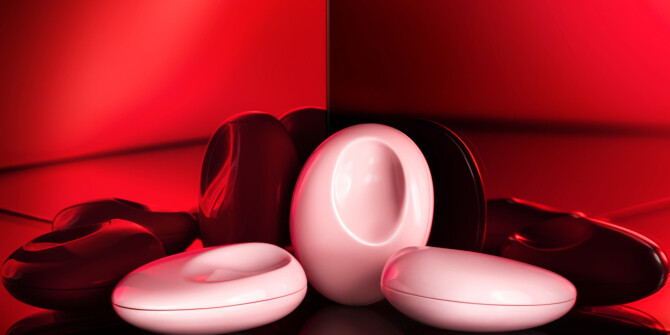 Glossier представили долгожданный дроп — You Solid Perfume