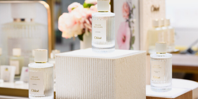 Сандал и фиалка: Chloé пополнили коллекцию Atelier des Fleurs двумя ароматами