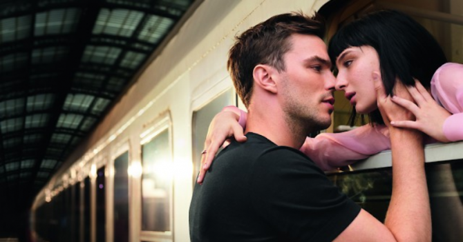 Николас Холт и Аличе Пагани снялись в ролике Armani Beauty «Together Stronger»