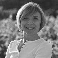 Мари Дамидо