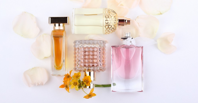 Как хранить духи, чтобы они долго не портились?