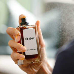 Lush и парфюмер Эмма Дик представили веганский аромат Shade