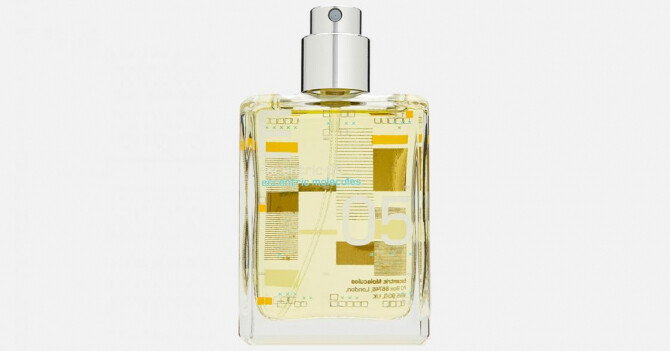 Escentric Molecules Escentric 05: сосны, морской берег и неон