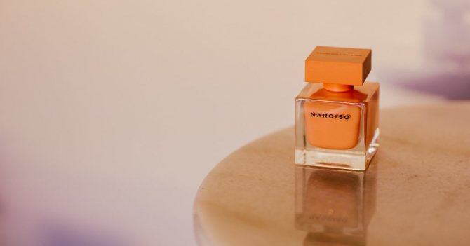 Цветы в кубе: Narciso Ambrée Narciso Rodrigues