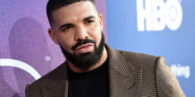 Дрейк выпустил рождественскую ароматическую свечу