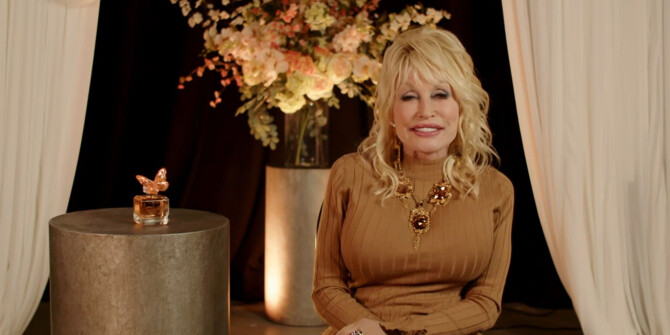 Кантри-певица Долли Партон анонсировала новый аромат Smoky Mountain