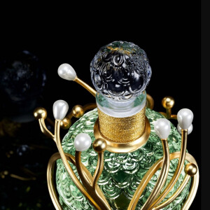 Месяц на Aromo: звёздный люкс, будущие нишевые хиты, релизы популярных брендов одежды