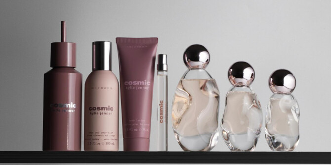 Kylie Cosmetics выпустили ароматную дымку для тела и волос с ароматом Cosmic
