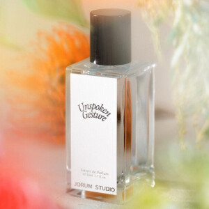 Jorum Studio пополнили коллекцию Mainline новым ароматом Unspoken Gesture