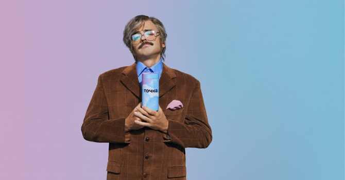 Новое за неделю: онлайн-конференции и реклама духов с Антоном Лапенко