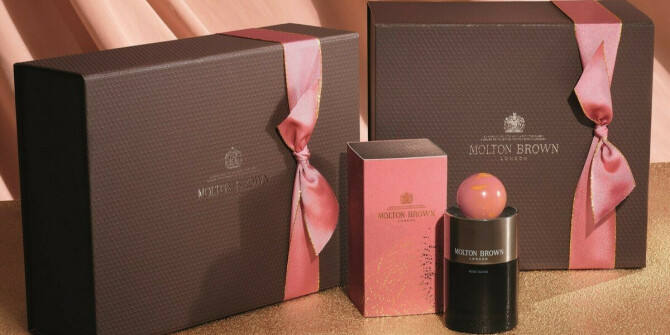 Molton Brown смешивают цветы и пряности в Rose Dunes