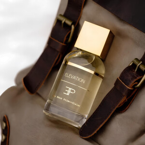 Les Eaux Primordiales выпустили новый пряно-древесный аромат Elevation