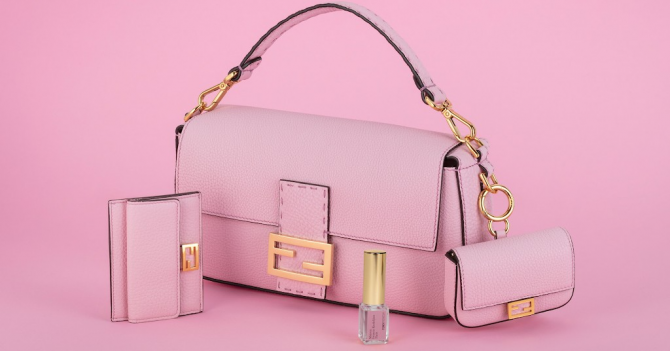 Fendi представили парфюмированную сумку Frenesia Pink