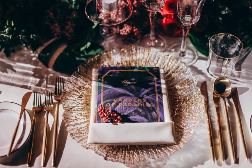 На презентации Gardens of Paradise в Дубае гостям на ужине предлагали ознакомиться с одним из четырёх ключевых компонентов новой коллекции