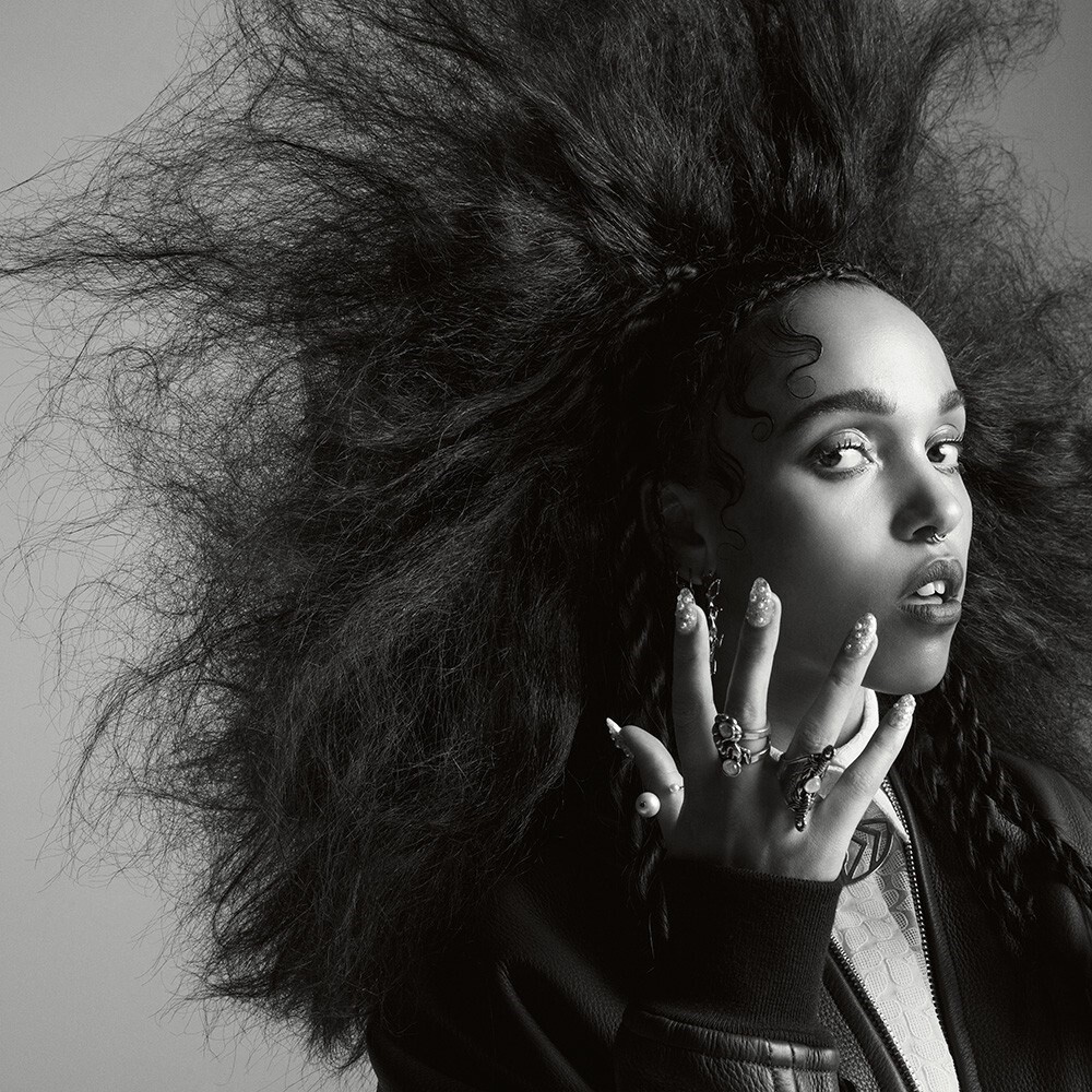 FKA Twigs стала лицом нового аромата Viktor & Rolf FKA Twigs стала лицом нового аромата Viktor & Rolf