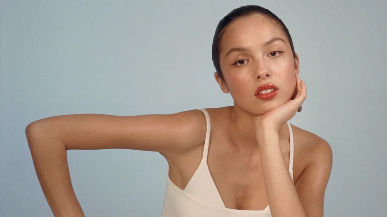 Новое за неделю: Кьяра Ферраньи, рост Hermès и новая кампания Glossier Новое за неделю: Кьяра Ферраньи, рост Hermès и новая кампания Glossier