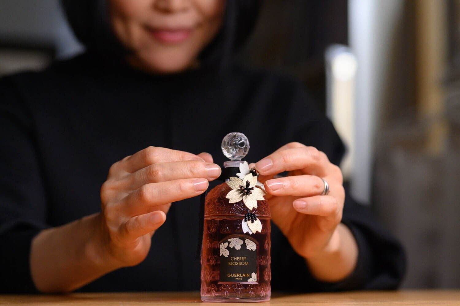 Бисер, кожа и цветы сакуры: Guerlain показали Cherry Blossom 2022 Бисер, кожа и цветы сакуры: Guerlain показали Cherry Blossom 2022