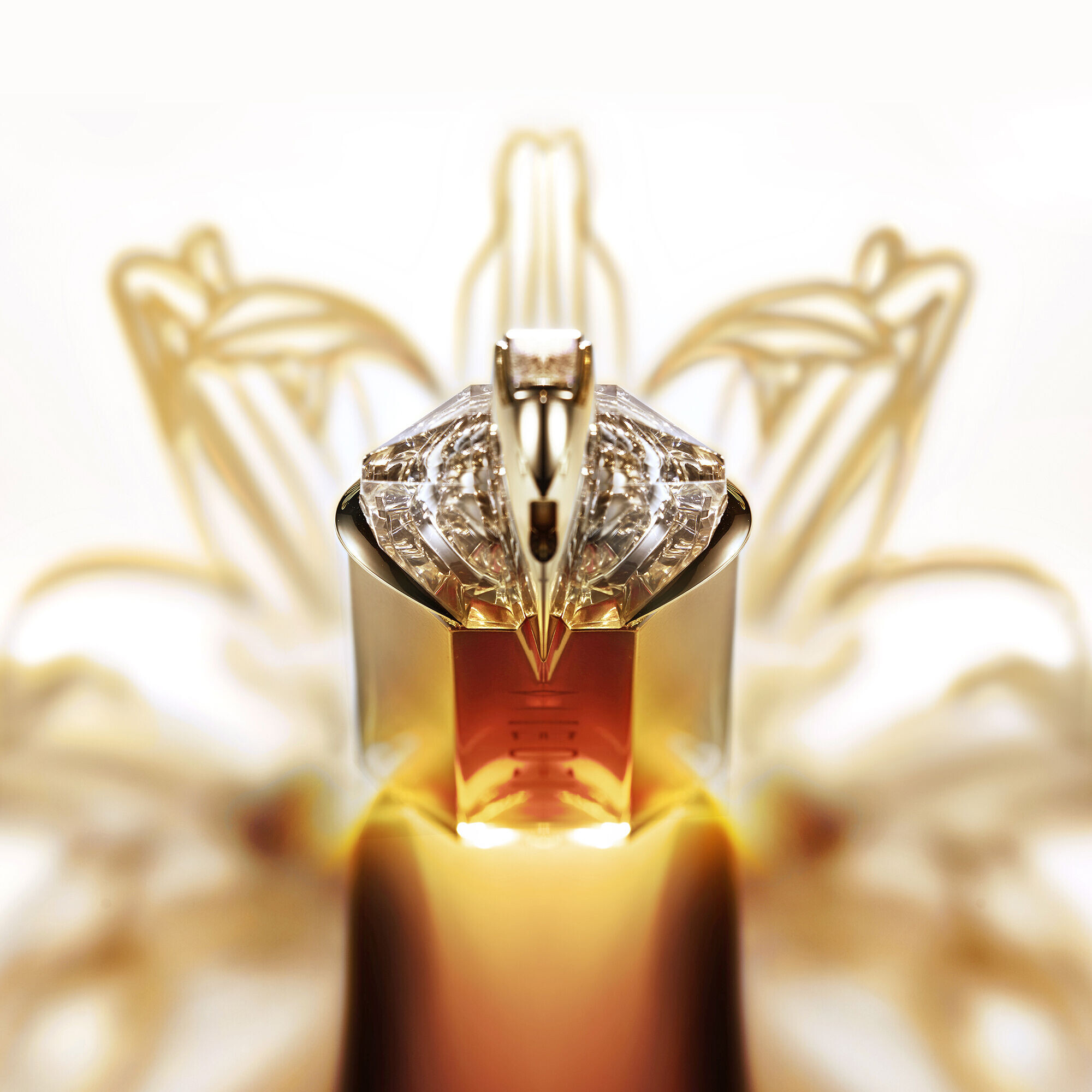 Mugler представили фланкер Alien Goddess Intense Mugler представили фланкер Alien Goddess Intense
