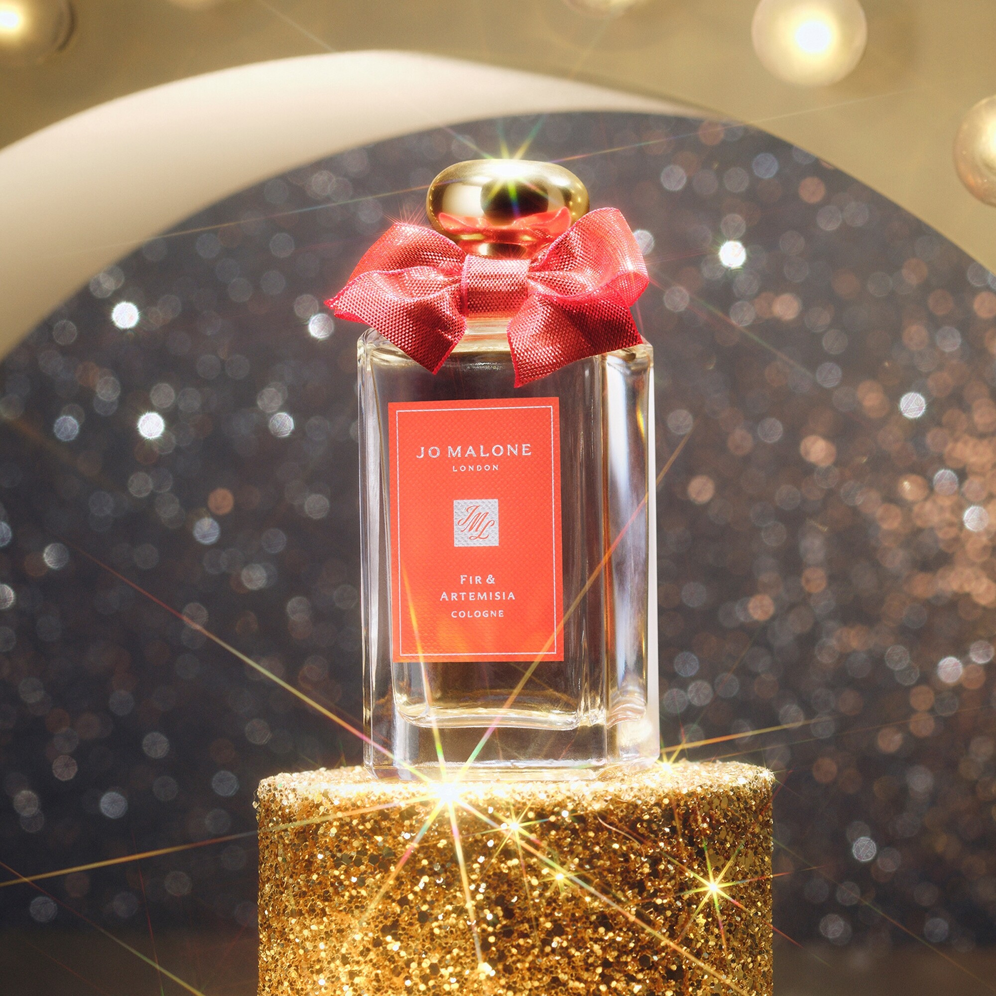 Комфорт и радость: Jo Malone показали лимитированный аромат Fir & Artemisia Комфорт и радость: Jo Malone показали лимитированный аромат Fir & Artemisia