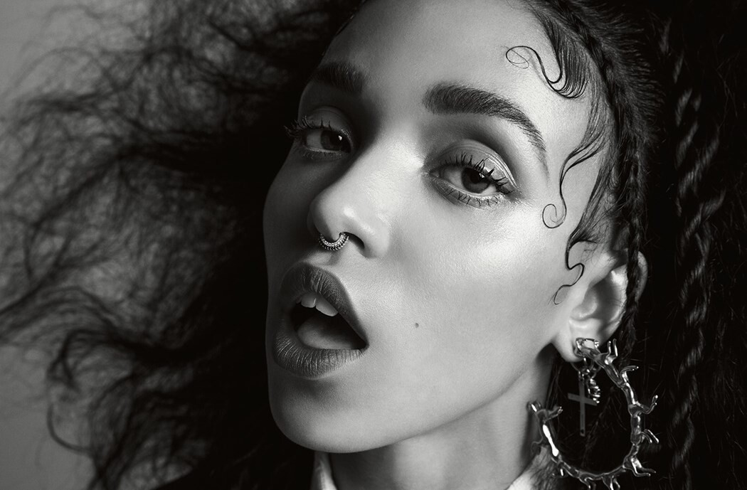FKA Twigs стала лицом нового аромата Viktor & Rolf FKA Twigs стала лицом нового аромата Viktor & Rolf