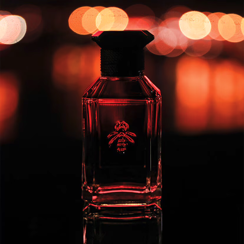 Прогулка по ночному Парижу: новый аромат Patchouli Paris от Guerlain Прогулка по ночному Парижу: новый аромат Patchouli Paris от Guerlain