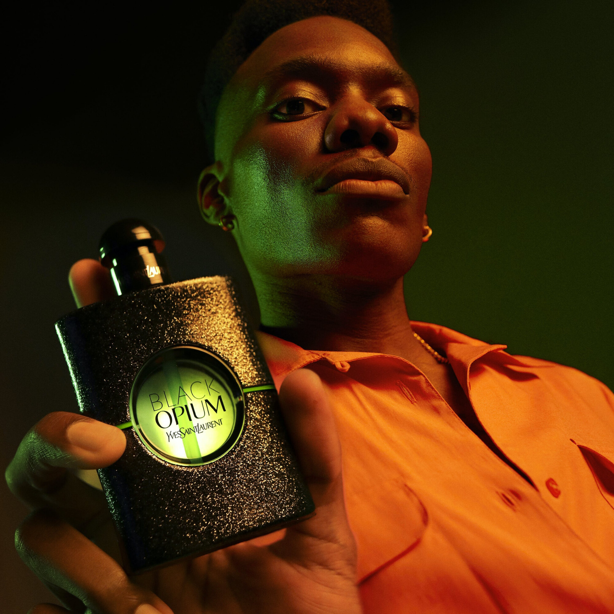 Yves Saint Laurent опубликовали кампейн Black Opium Illicit Green Yves Saint Laurent опубликовали кампейн Black Opium Illicit Green