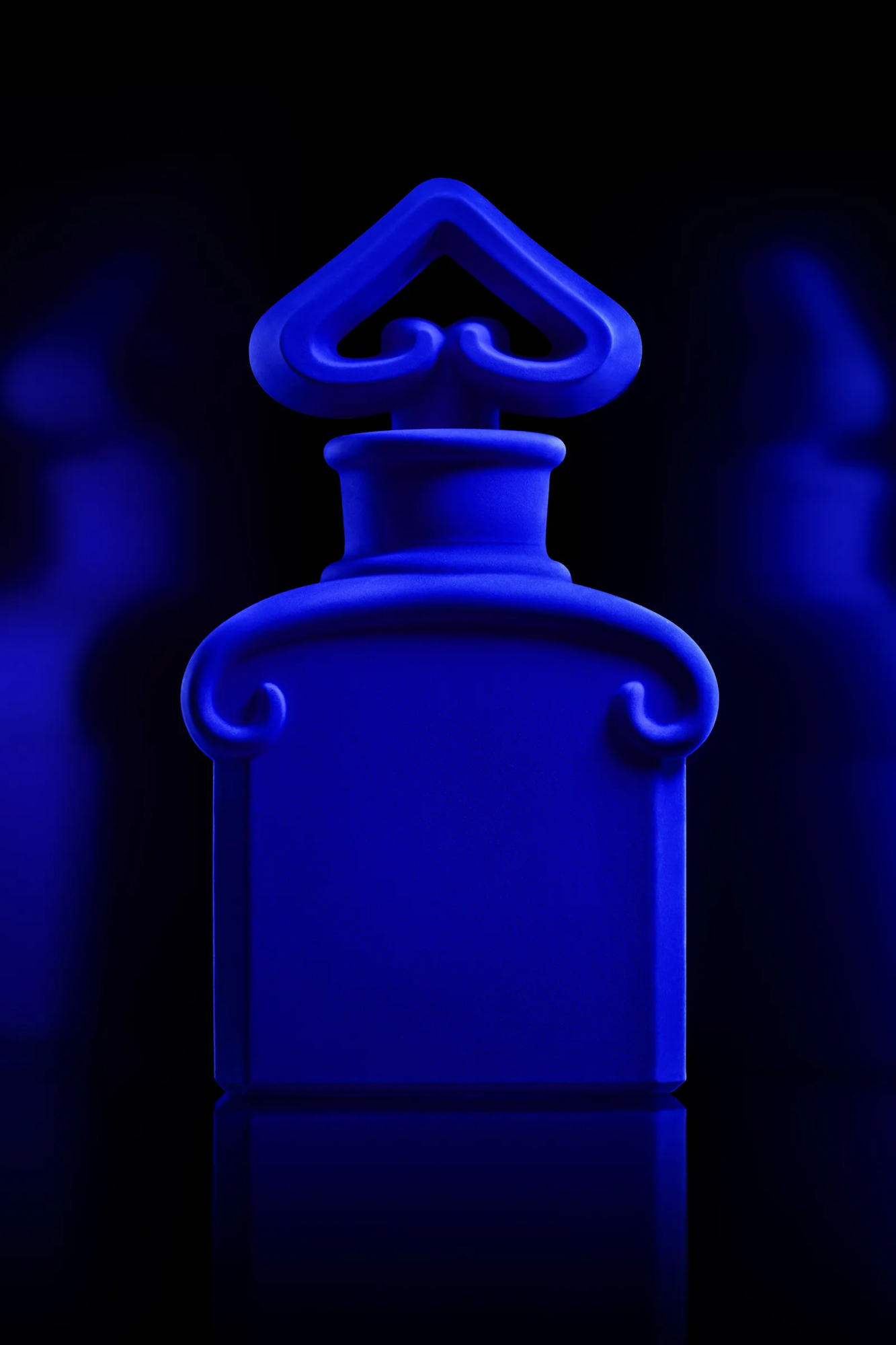 Guerlain анонсировали лимитку L'Heure Bleue Bleu Klein Edition Guerlain анонсировали лимитку L'Heure Bleue Bleu Klein Edition
