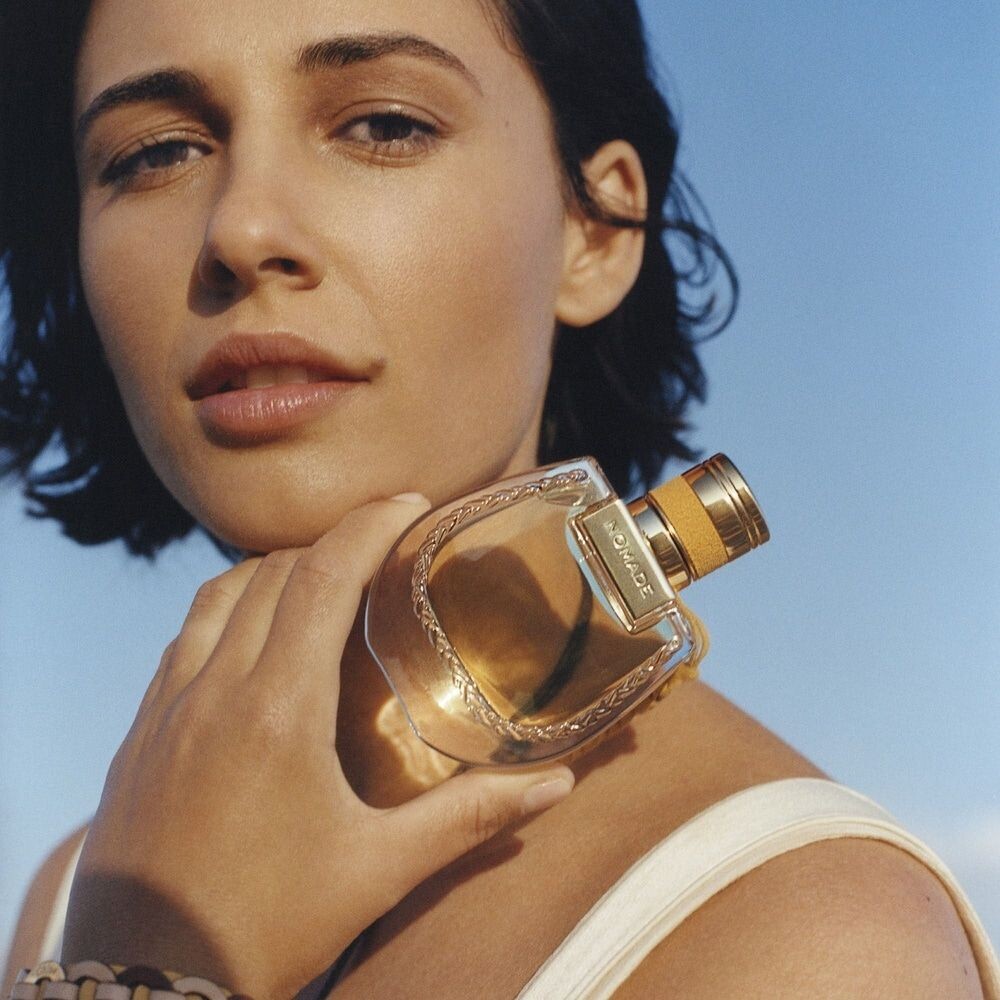 Chloé выпустили кампанию Nomade Naturelle с участием актрисы Наоми Скотт Chloé выпустили кампанию Nomade Naturelle с участием актрисы Наоми Скотт