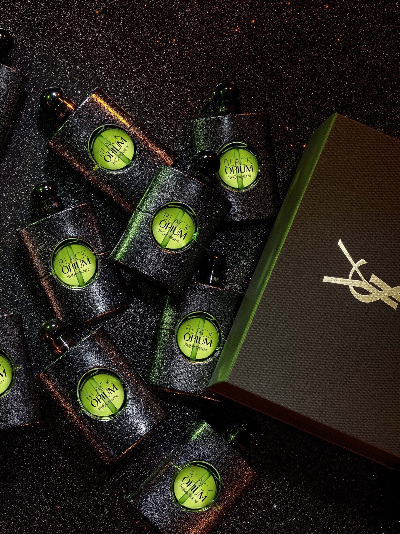 Yves Saint Laurent опубликовали кампейн Black Opium Illicit Green Yves Saint Laurent опубликовали кампейн Black Opium Illicit Green