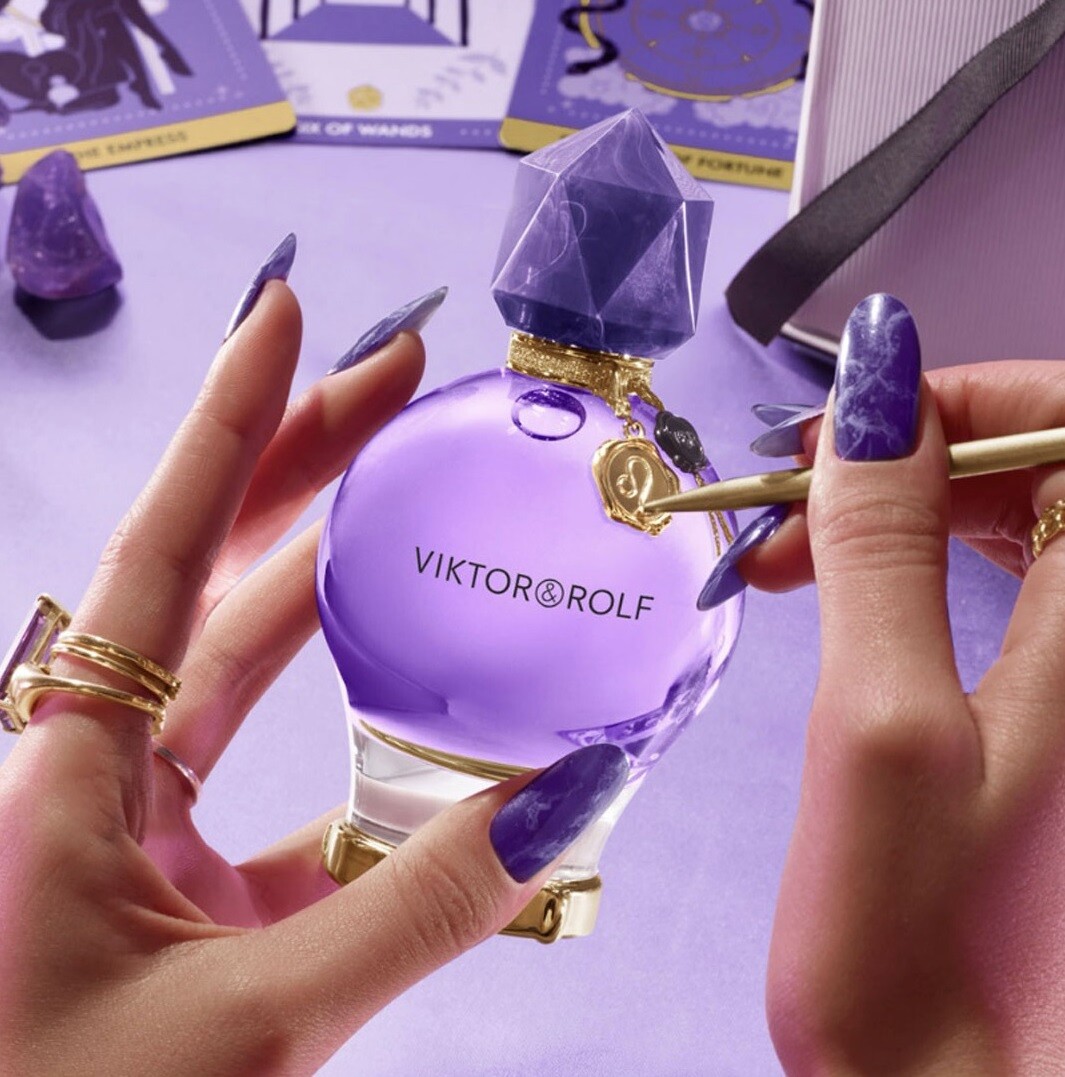 Погадаем? Viktor&Rolf представили кампейн Good Fortune Погадаем? Viktor&Rolf представили кампейн Good Fortune