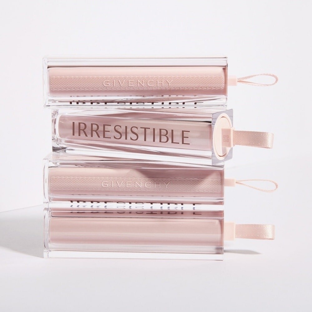 Givenchy выпустили Irresistible Eau de Parfum в формате стика Givenchy выпустили Irresistible Eau de Parfum в формате стика
