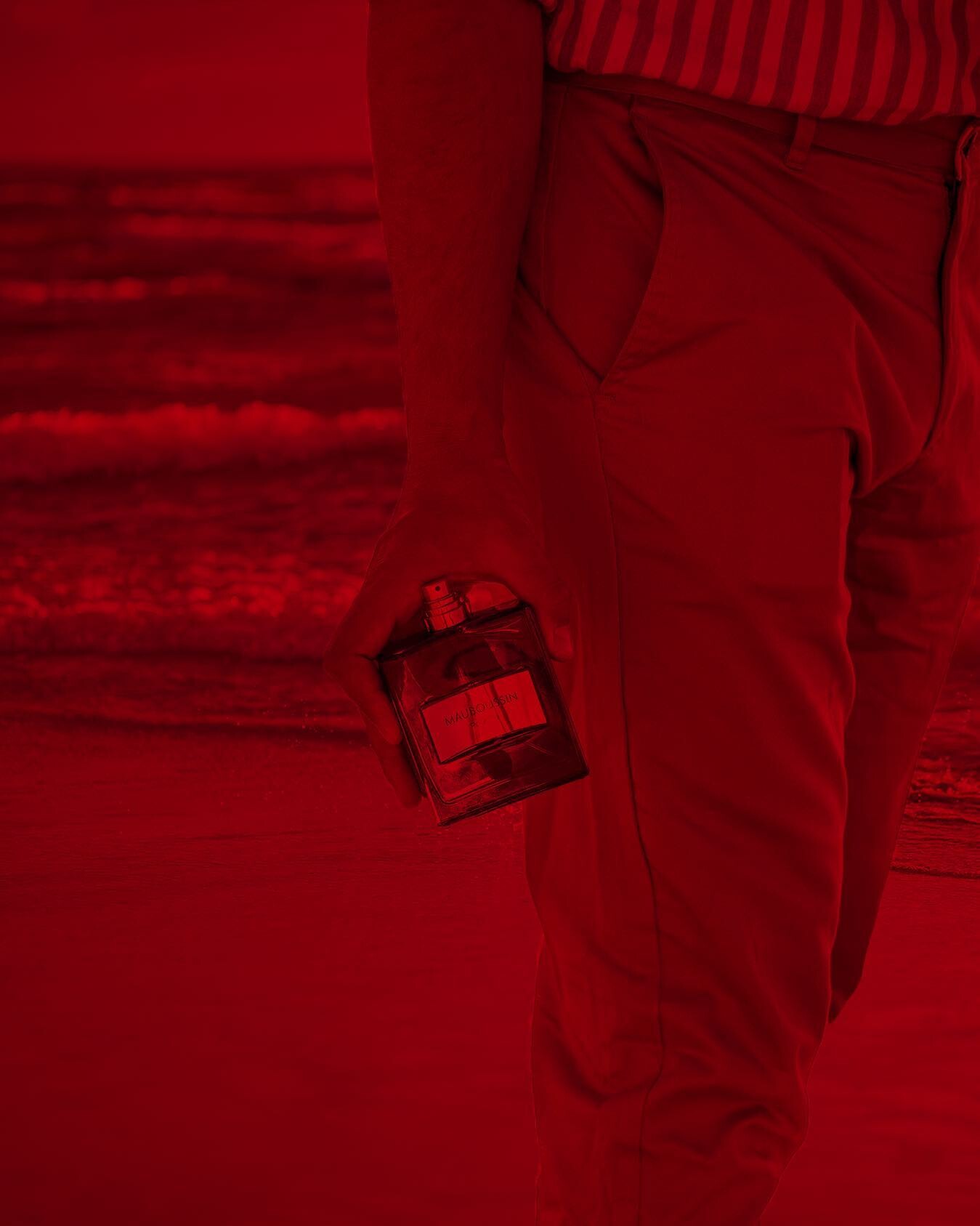 Mauboussin "воскрешают фантазии" о Джеймсе Бонде в Pour Lui in Red Mauboussin "воскрешают фантазии" о Джеймсе Бонде в Pour Lui in Red