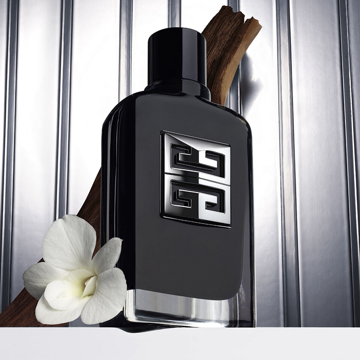 Givenchy опубликовали рекламную кампанию с участием Бенджамина Клементина Givenchy опубликовали рекламную кампанию с участием Бенджамина Клементина