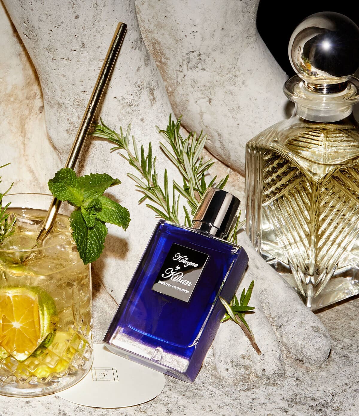 Месяц на Aromo: новинки Dries van Noten, Off-White и гид Une Nuit Nomade Месяц на Aromo: новинки Dries van Noten, Off-White и гид Une Nuit Nomade