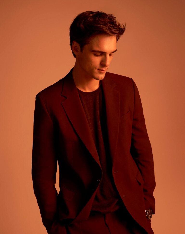 Новое за неделю: цветы, Восток и аромат космоса