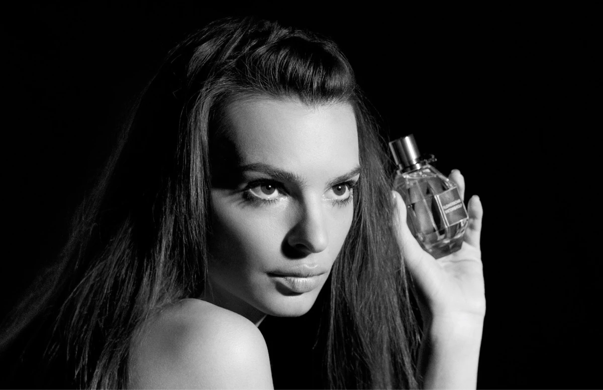 Viktor & Rolf опубликовали видеоролик рекламной кампании Flowerbomb Viktor & Rolf опубликовали видеоролик рекламной кампании Flowerbomb