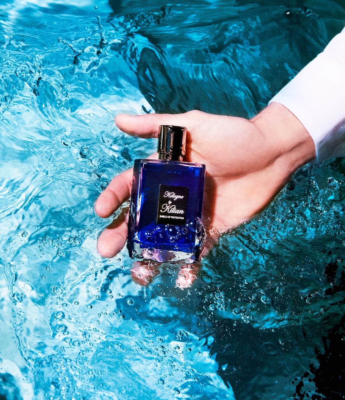 Месяц на Aromo: новинки Dries van Noten, Off-White и гид Une Nuit Nomade Месяц на Aromo: новинки Dries van Noten, Off-White и гид Une Nuit Nomade