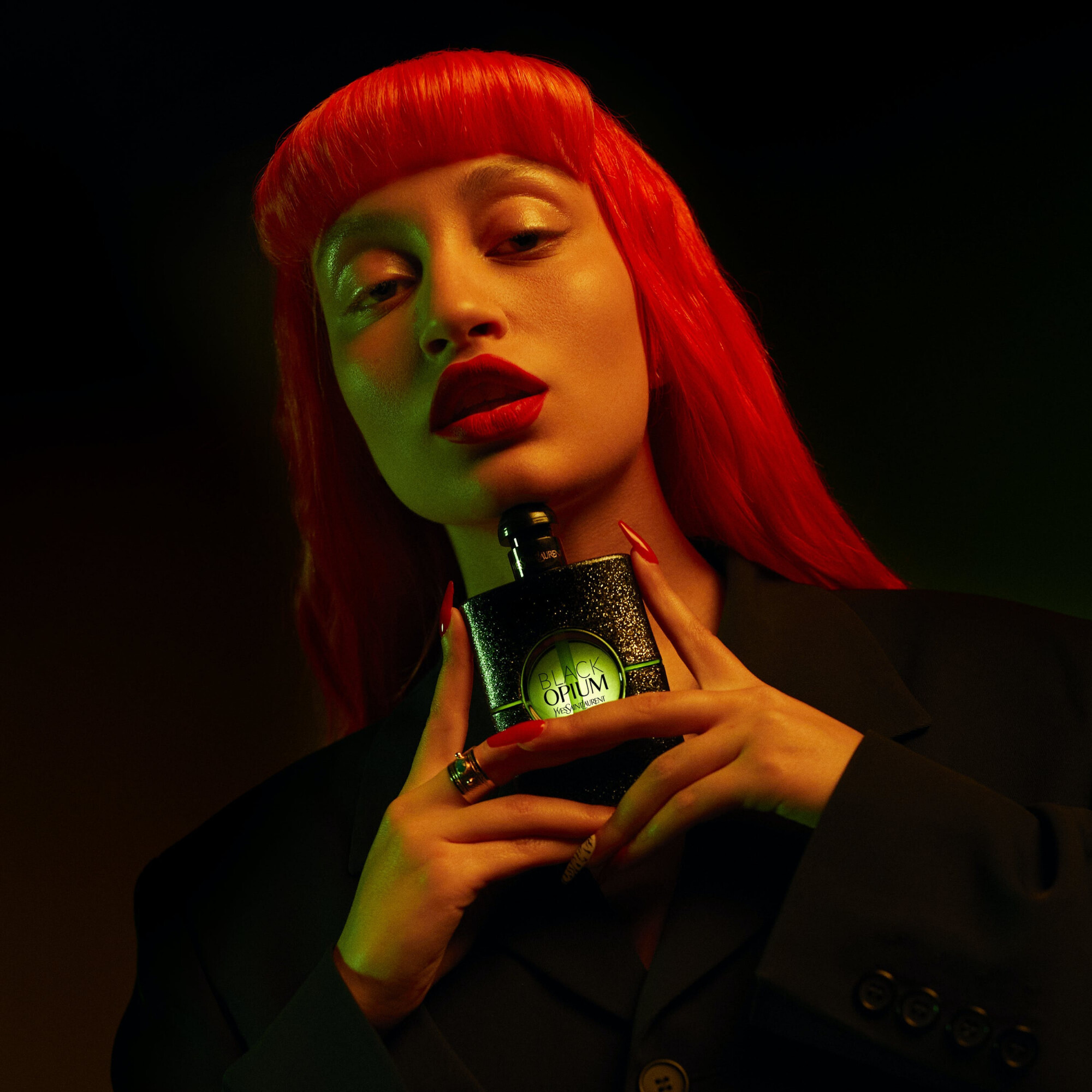 Yves Saint Laurent опубликовали кампейн Black Opium Illicit Green Yves Saint Laurent опубликовали кампейн Black Opium Illicit Green