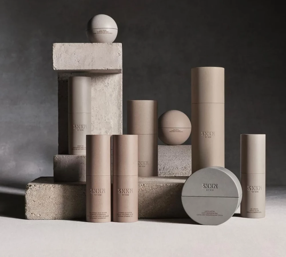 Новое за неделю: ребрендинг KKW Fragrance, жимолость в Нью-Йорке и спа от Nishane Новое за неделю: ребрендинг KKW Fragrance, жимолость в Нью-Йорке и спа от Nishane