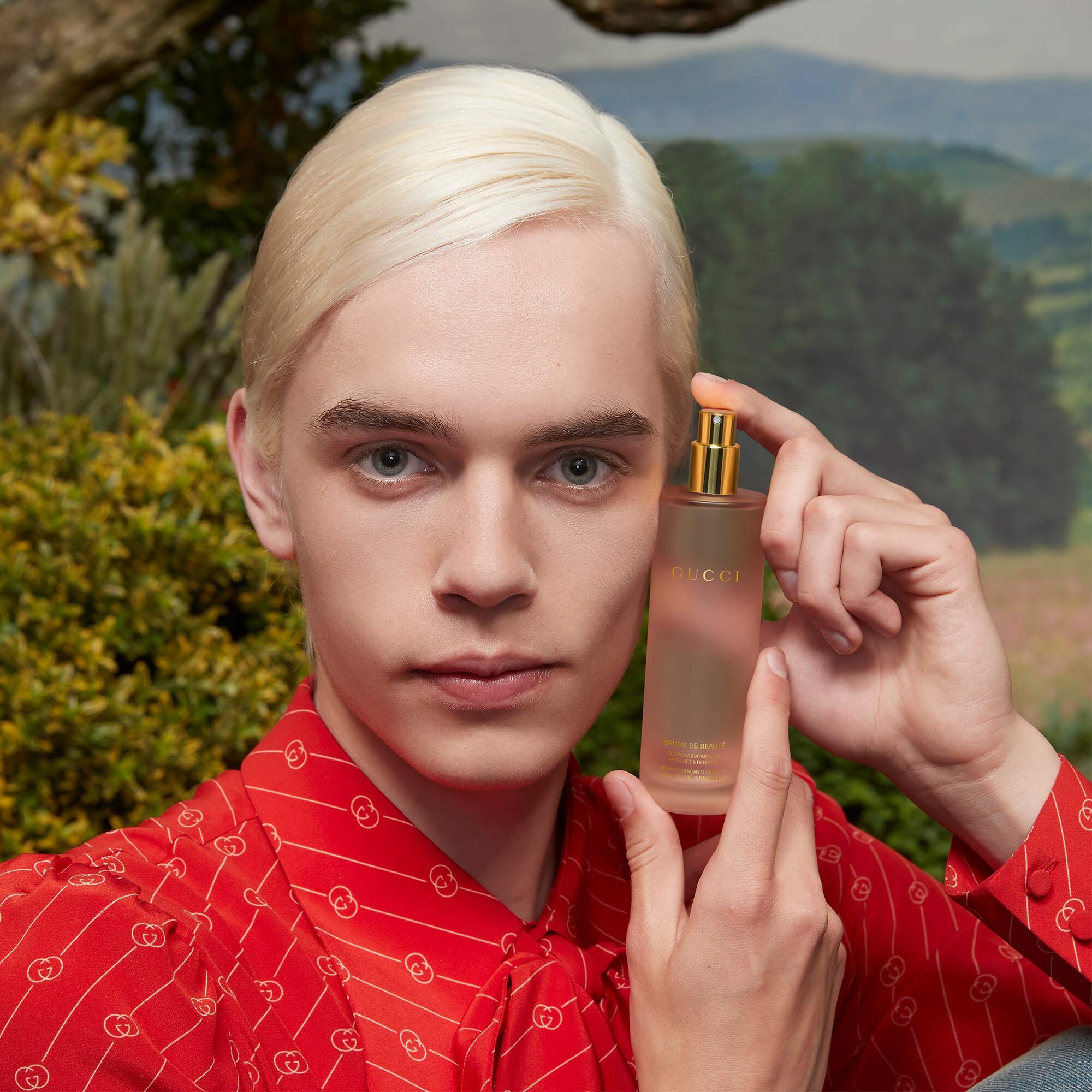 Gucci выпустили парфюмированную дымку для лица Brume De Beauté Gucci выпустили парфюмированную дымку для лица Brume De Beauté