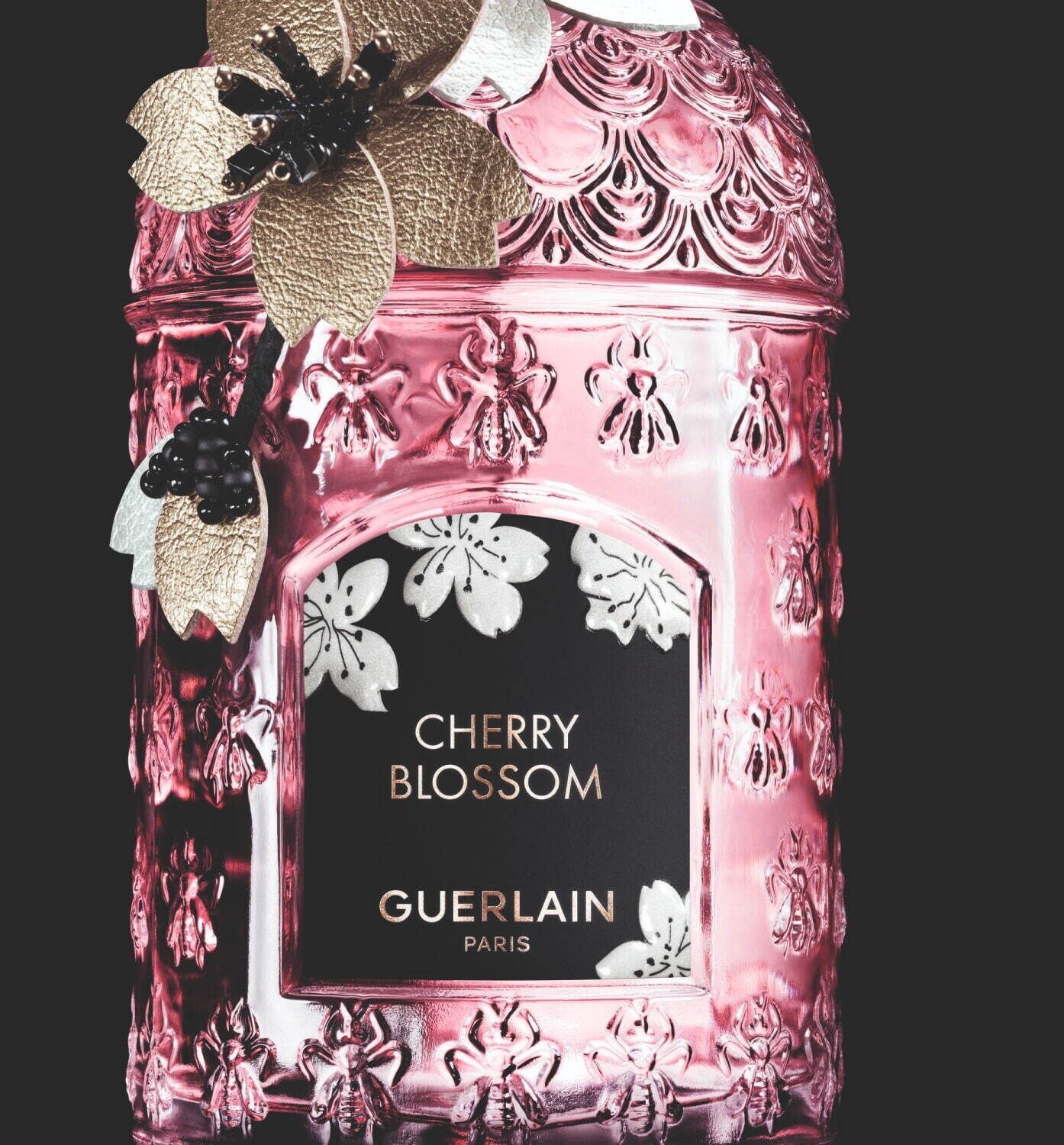 Guerlain cherry blossom. Духи Сакура женские. Герлен вишня Парфюм.