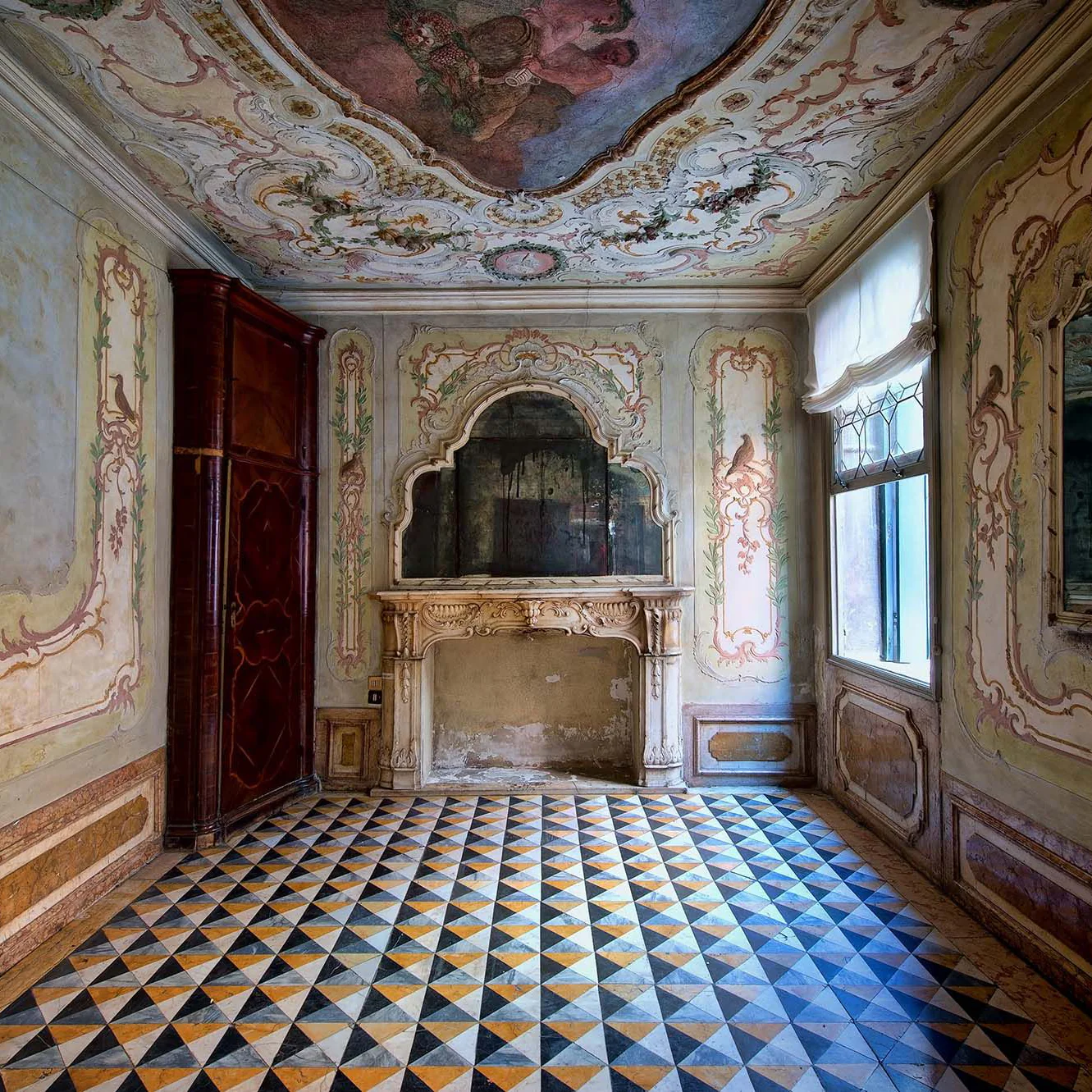 Атмосфера Венеции XVIII века в новом аромате Venice Rococo от Arquiste Атмосфера Венеции XVIII века в новом аромате Venice Rococo от Arquiste