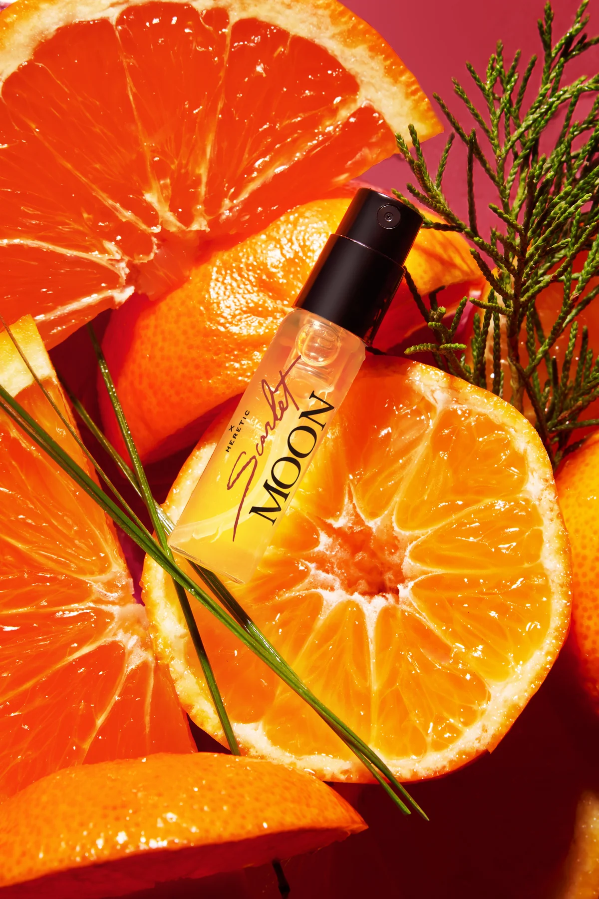 RMS Beauty показали дебютный аромат Scarlet Moon в коллаборации с Heretic Parfum RMS Beauty показали дебютный аромат Scarlet Moon в коллаборации с Heretic Parfum