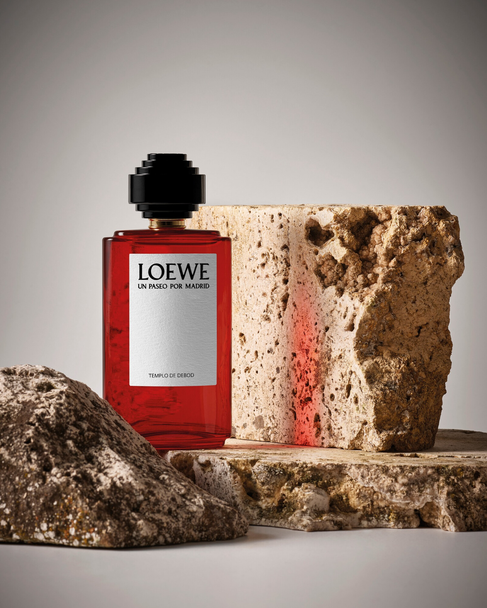 Loewe пополнили линию Un Paseo por Madrid ароматом Templo de Debod Loewe пополнили линию Un Paseo por Madrid ароматом Templo de Debod