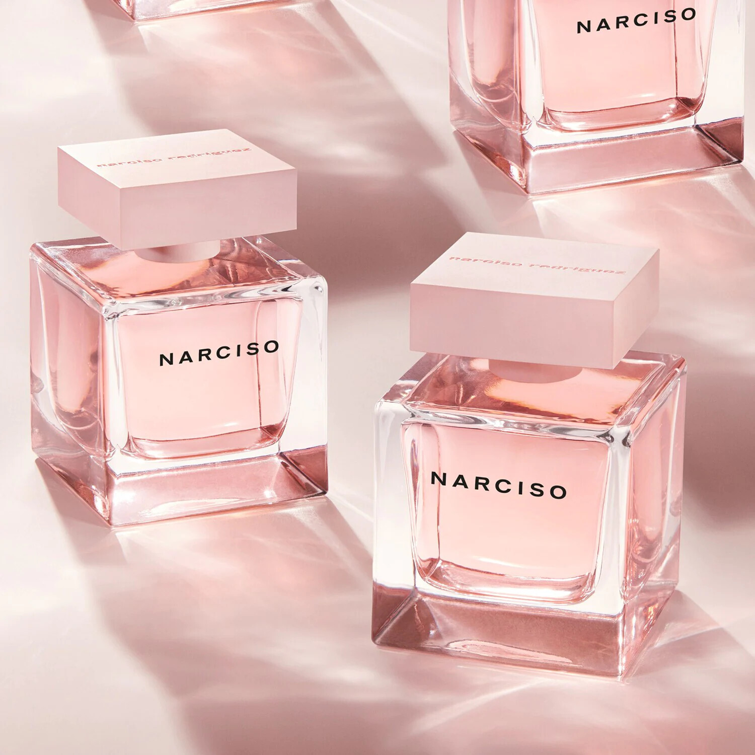 Narciso Rodriguez представили фланкер Narciso Cristal Narciso Rodriguez представили фланкер Narciso Cristal