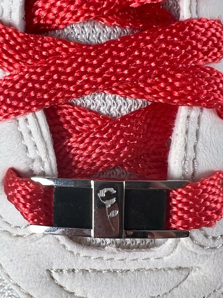 Au Pied du Rosier – новый аромат от Marie Jeanne с нотами мандарина, майской розы и уда Au Pied du Rosier – новый аромат от Marie Jeanne с нотами мандарина, майской розы и уда