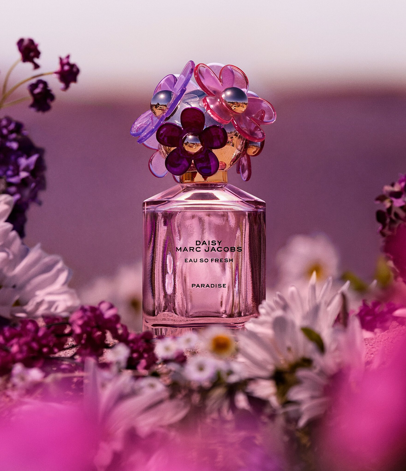 Среди оазиса: Marc Jacobs представили сезонную линейку Daisy Paradise Среди оазиса: Marc Jacobs представили сезонную линейку Daisy Paradise