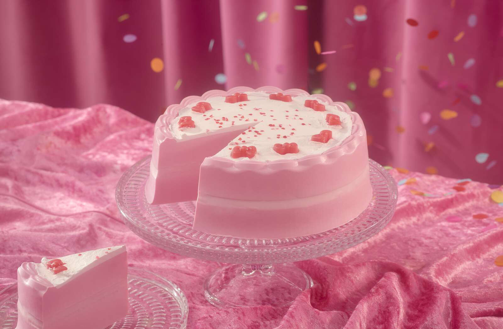 Lush показали лимитированную коллекцию, посвящённую Hello Kitty Lush показали лимитированную коллекцию, посвящённую Hello Kitty