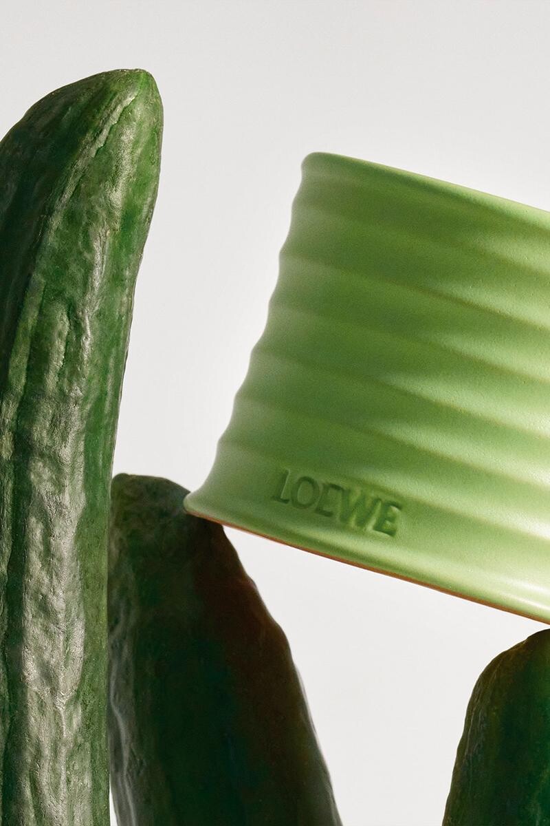 Огород на подоконнике: Loewe представил свечу с ароматом огурца Огород на подоконнике: Loewe представил свечу с ароматом огурца